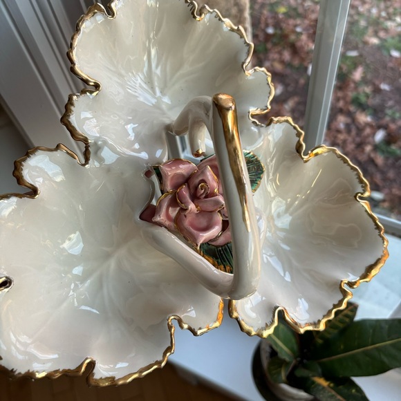 Vintage Leaf Shaped Serving Dish Gold Trim 3 Ivory Sections Roses - Picture 4 of 9